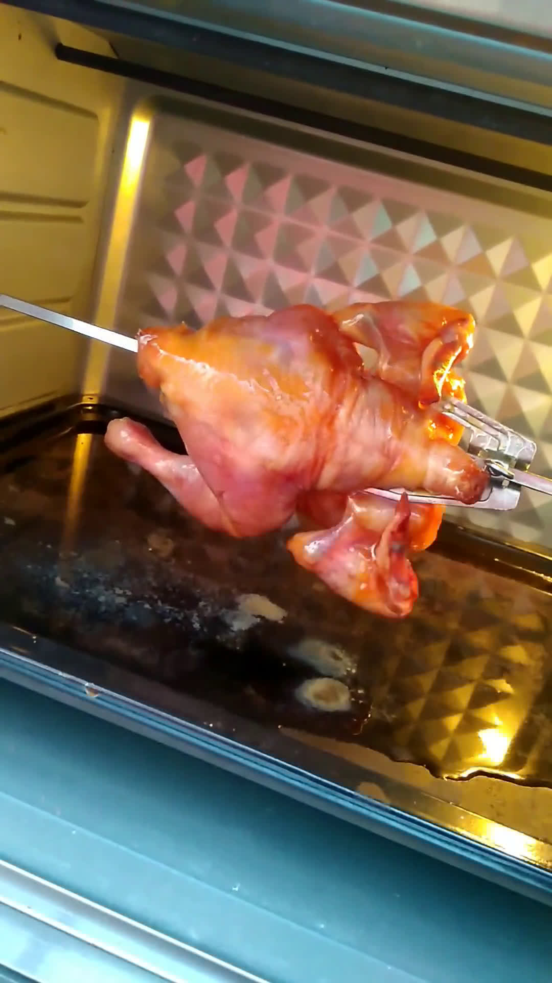 Foto langkah ke 6 dari resep Ayam Panggang Utuh Oven Rotisseri.