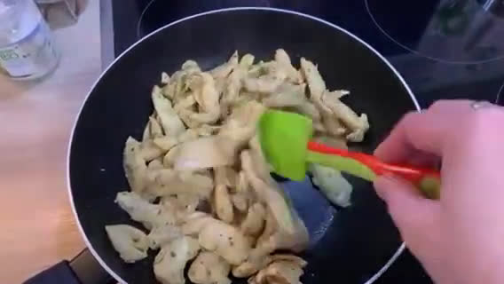 Fűszeres csirkemellfalatok recept fázis 2 fotója