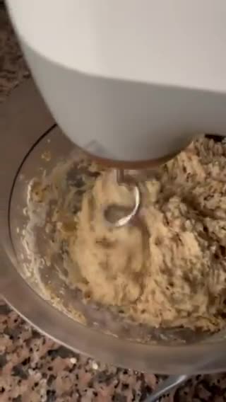Foto del paso 3 de la receta: Coca de chicharrón 🐽