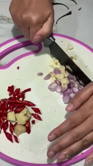 Foto langkah ke 1 dari resep Sosis saus asam manis.