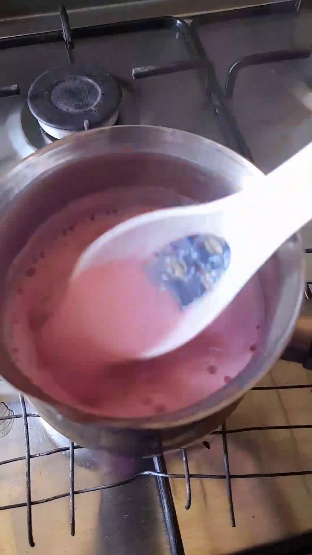 Foto langkah ke 9 dari resep Noon Chai / Kashmiri Chai / Gulabi Chai.