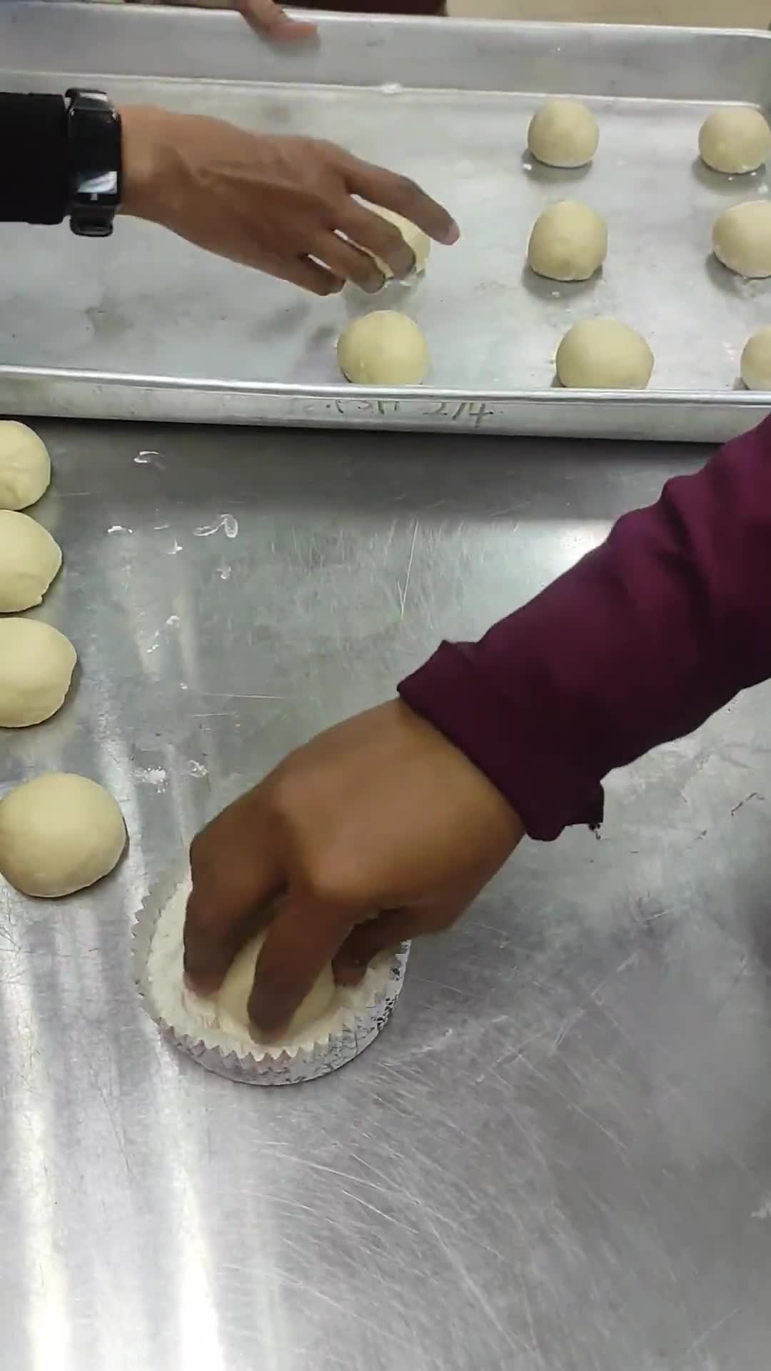 Gambar langkah 5 resipi Bomboloni Coklat.