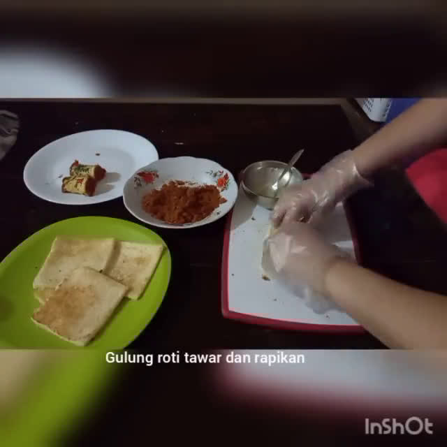 Foto langkah ke 4 dari resep Floss Roll Roti Tawar.