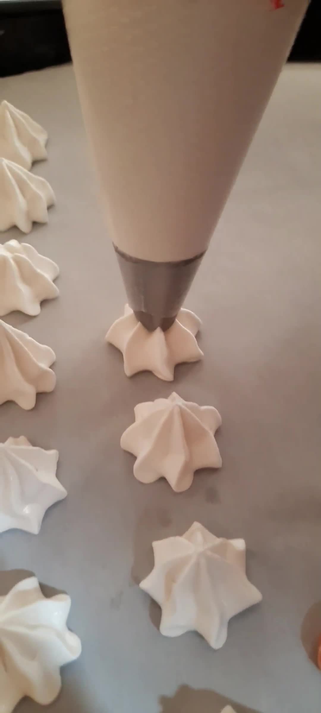 عکس مرحله 3 از دستور مرینگ یا مرنگ پخته شده