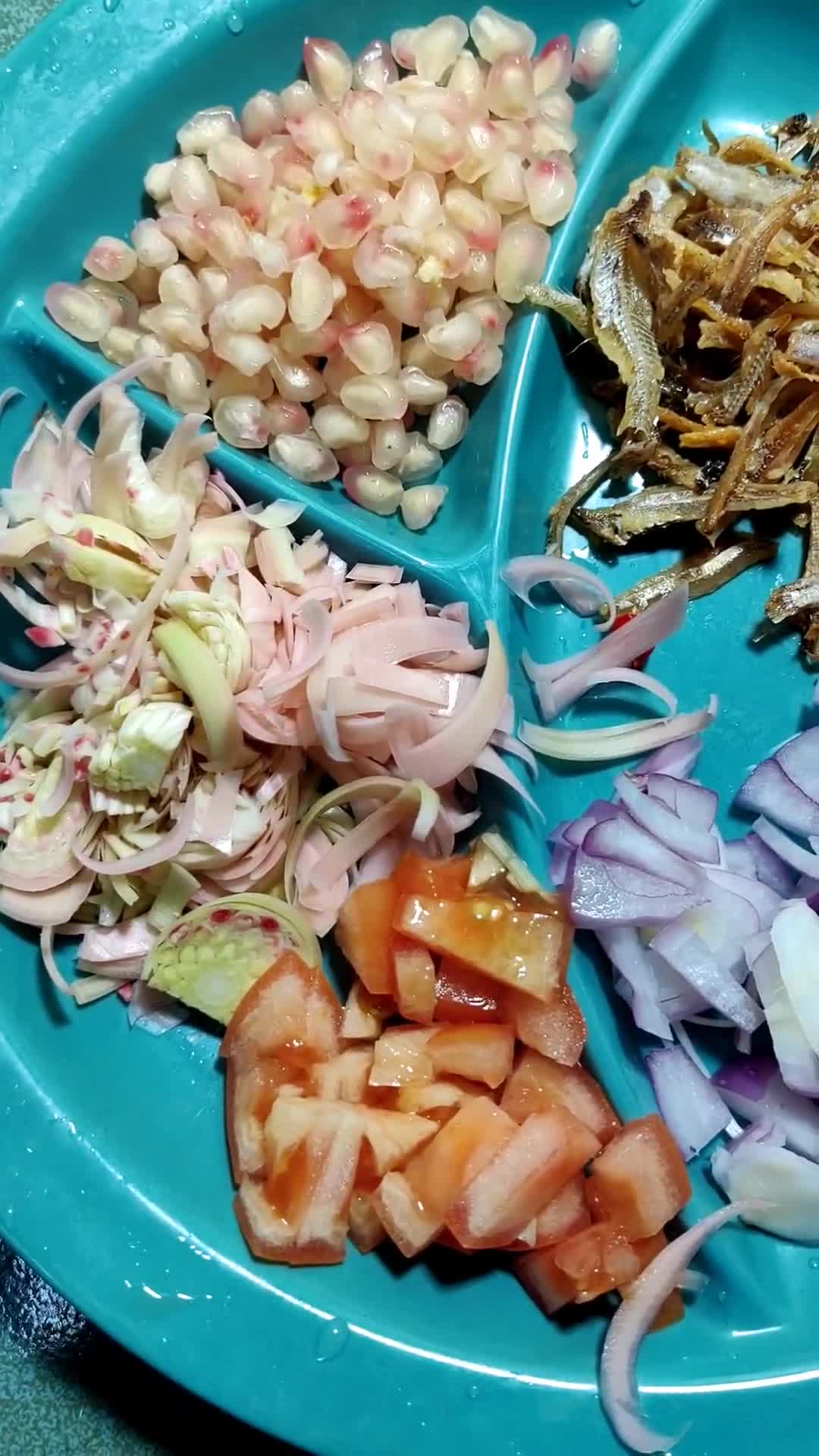 Gambar langkah 1 resipi Kerabu Bunga Kantan.