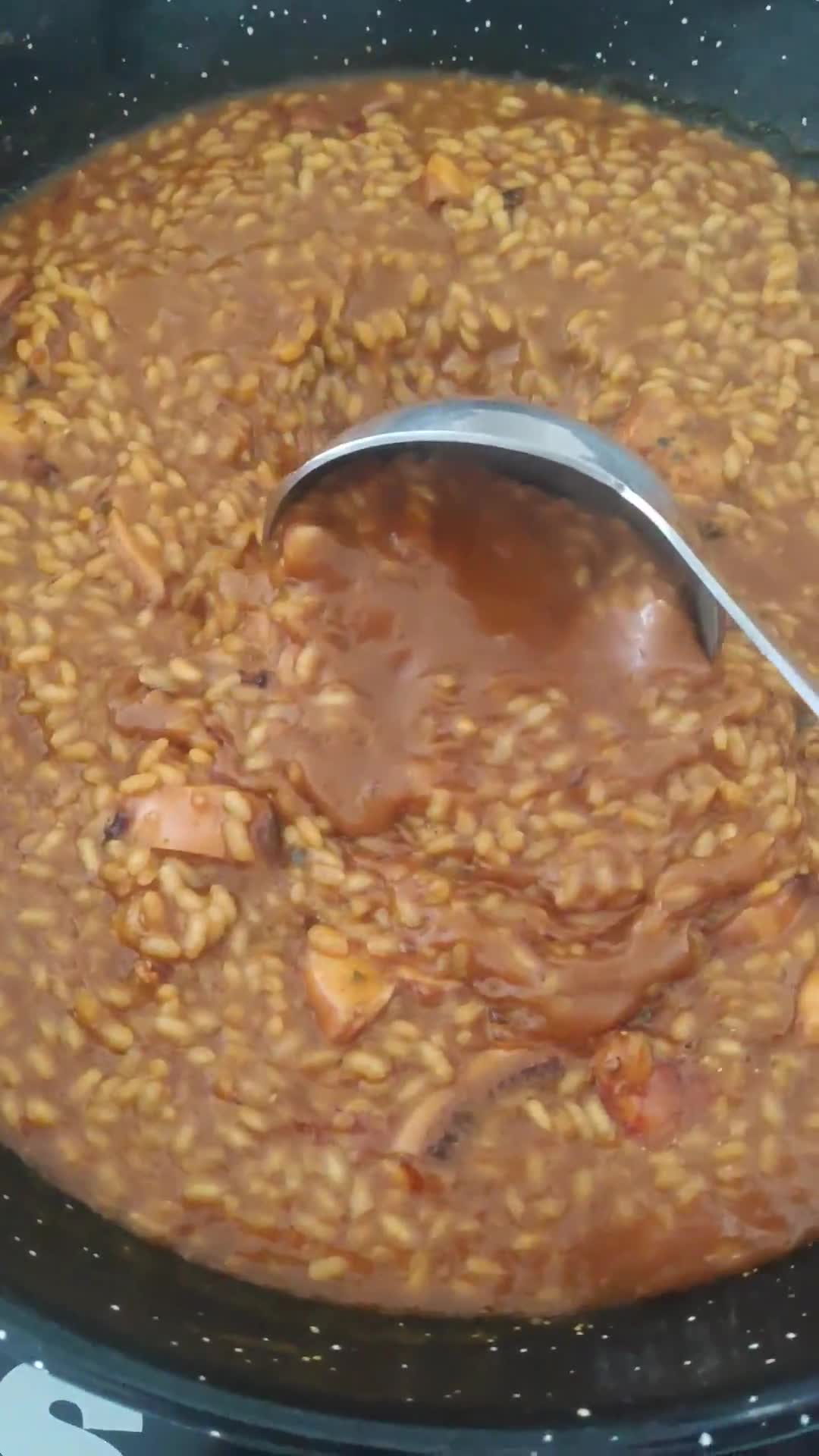 Foto del paso 4 de la receta: Arroz meloso de pulpo y langostinos