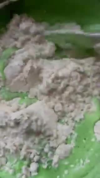 Gambar langkah 4 resipi Muffin Pandan Santan.