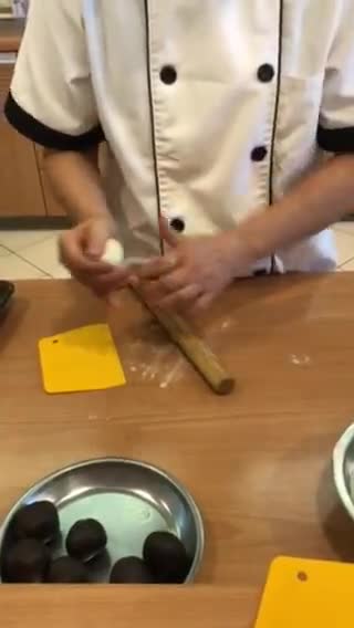 酥菠蘿蛋黃酥的食譜步驟10照片
