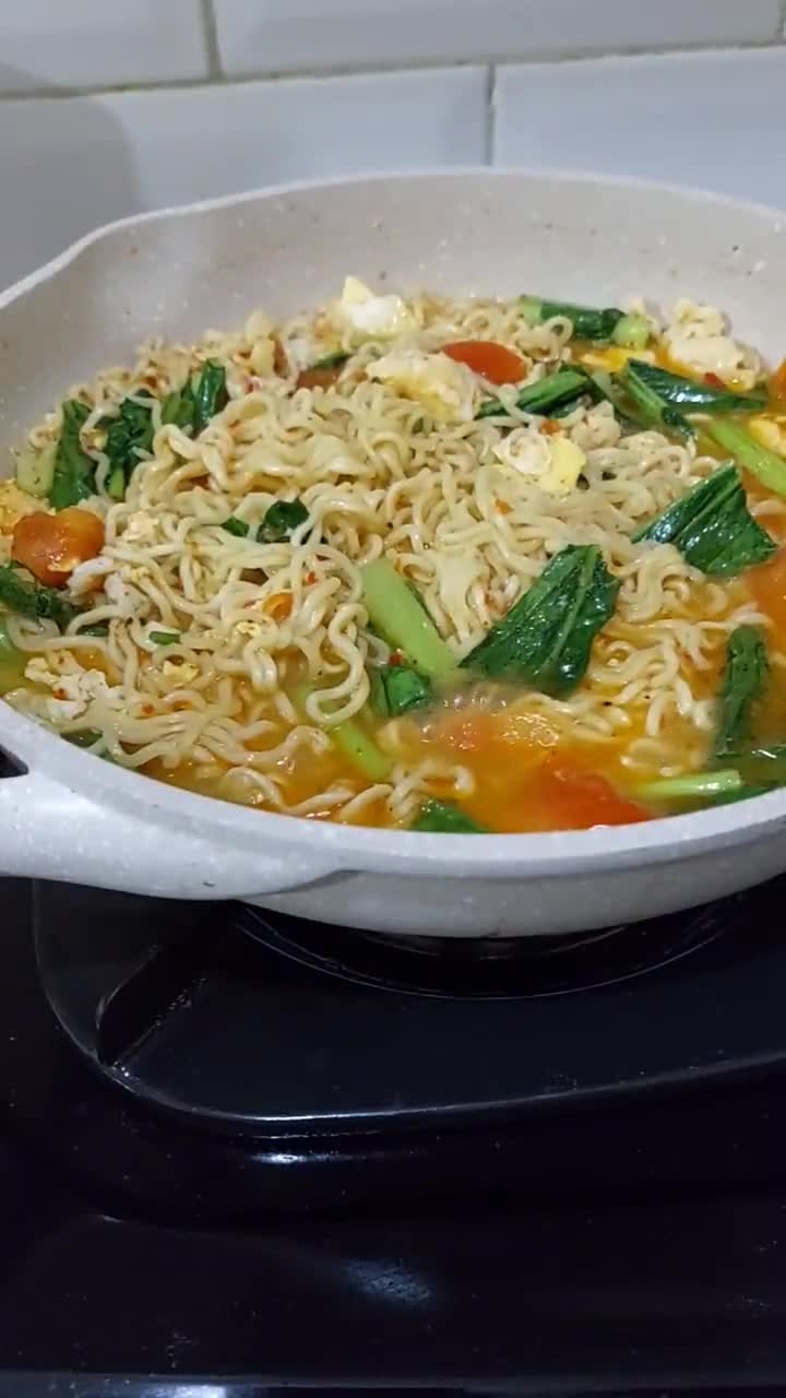 Foto langkah ke 4 dari resep Mie Nyemek Indomie.