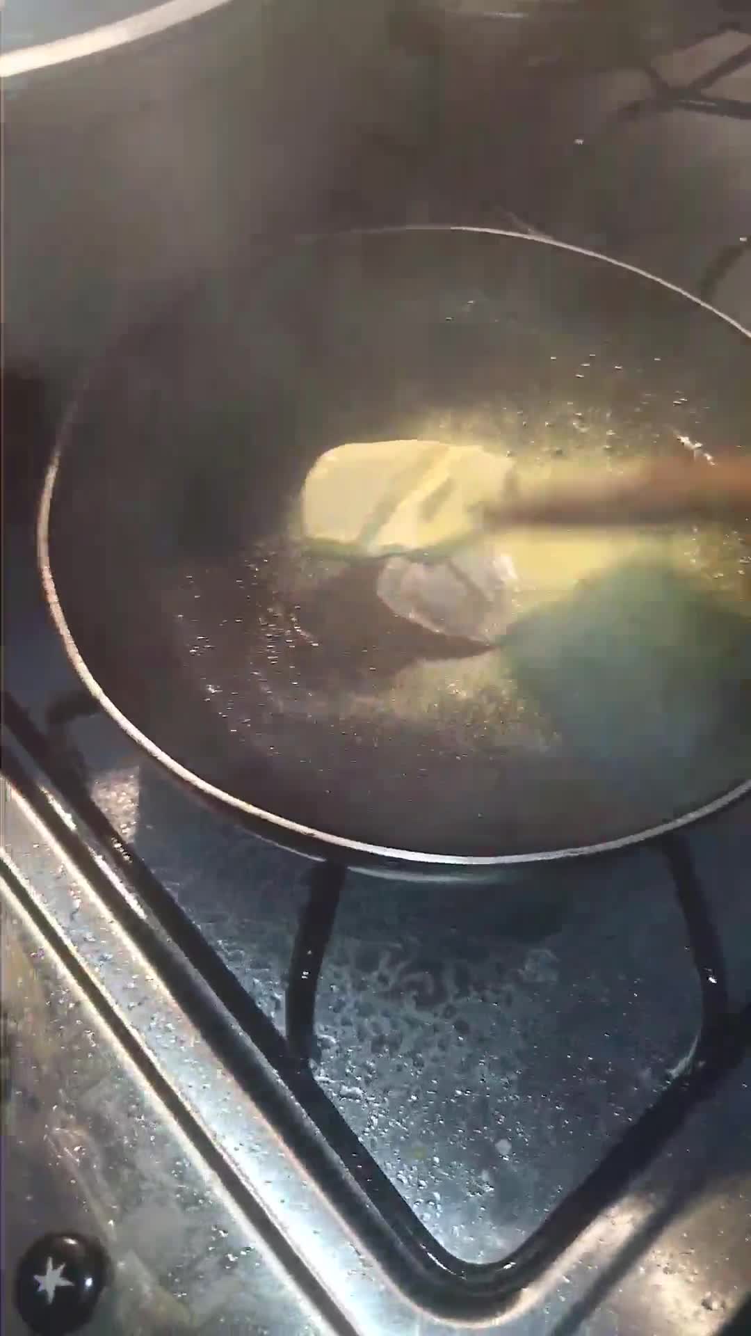 Foto del paso 2 de la receta: Camarón al ajillo a mi modo