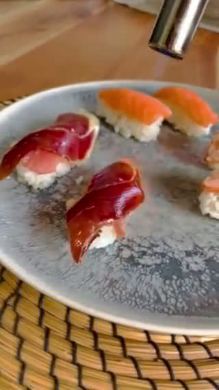 Foto del paso 4 de la receta: Sushi Ibérico: Nigiri atún y jamón