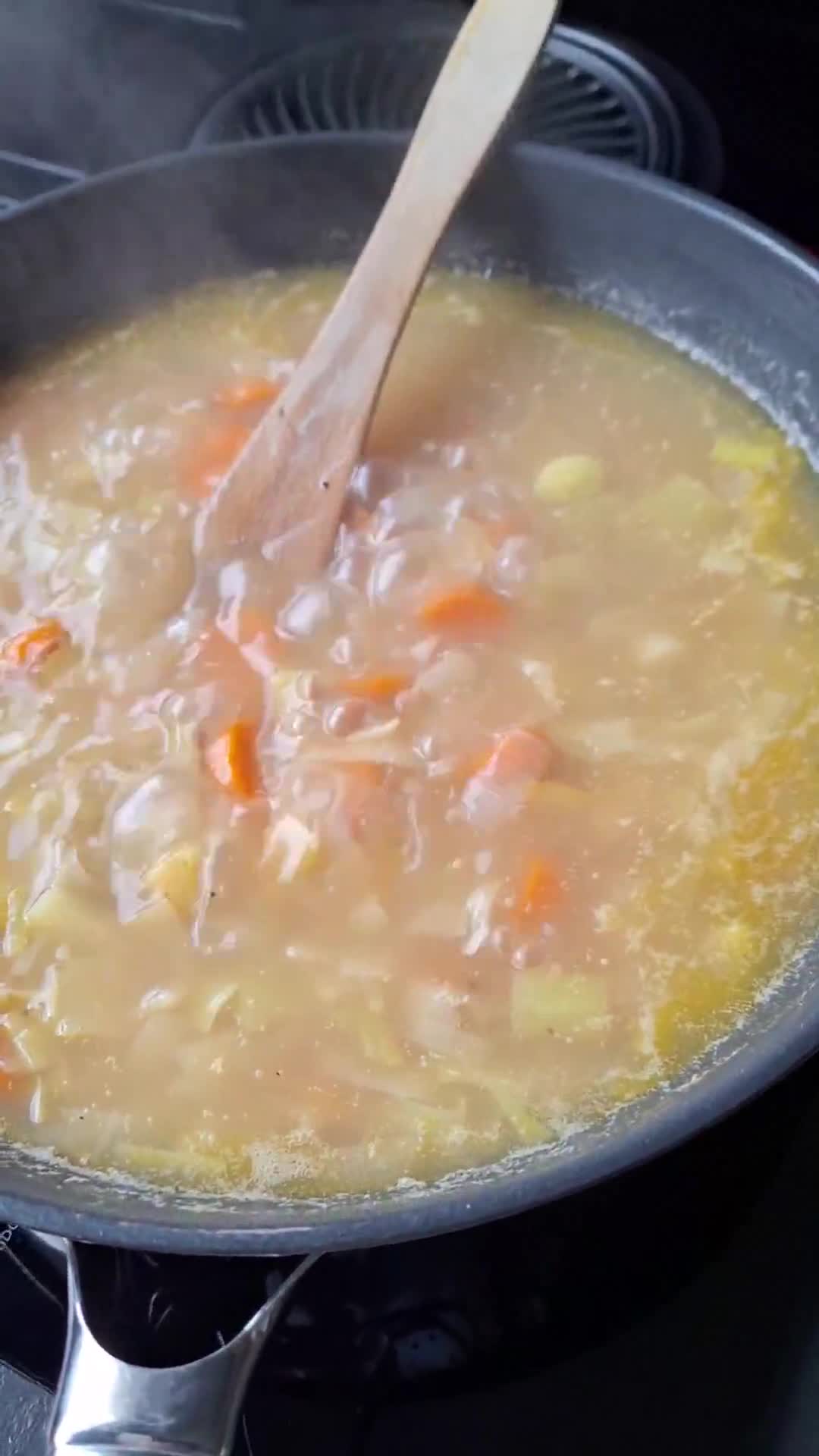 Une image de l'étape 2 de Soupe crémeuse au saumon.