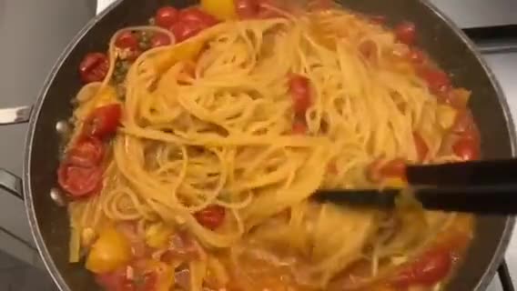 Foto del passaggio 3 della ricetta Spaghetti alla San Giovanni (Sangiannid) piatto Barese