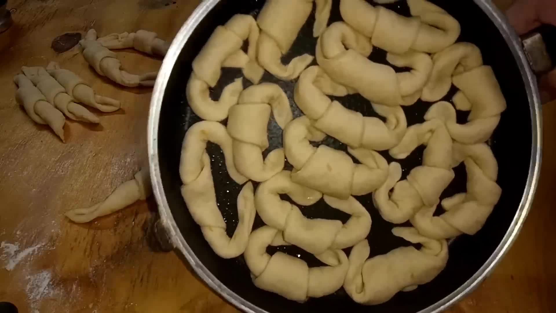 Foto del paso 13 de la receta: Medialunas fáciles
