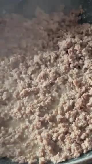 صورة لخطوة 1 من وصفة حشوة السمبوسة باللحمة والشبت