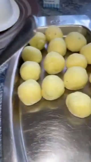 Foto del paso 3 de la receta: Bolitas de patata 🥔 3 quesos 🧀