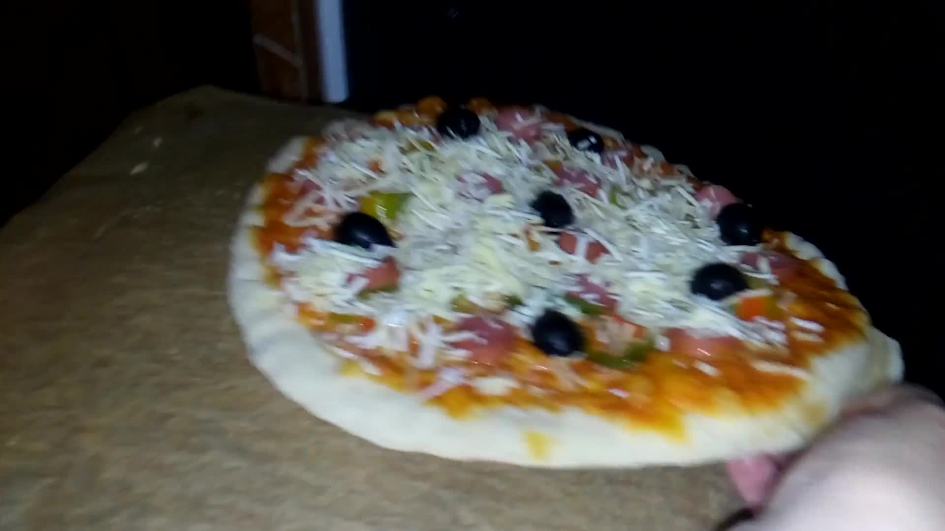 صورة لخطوة 10 من وصفة البيتزا 🍕