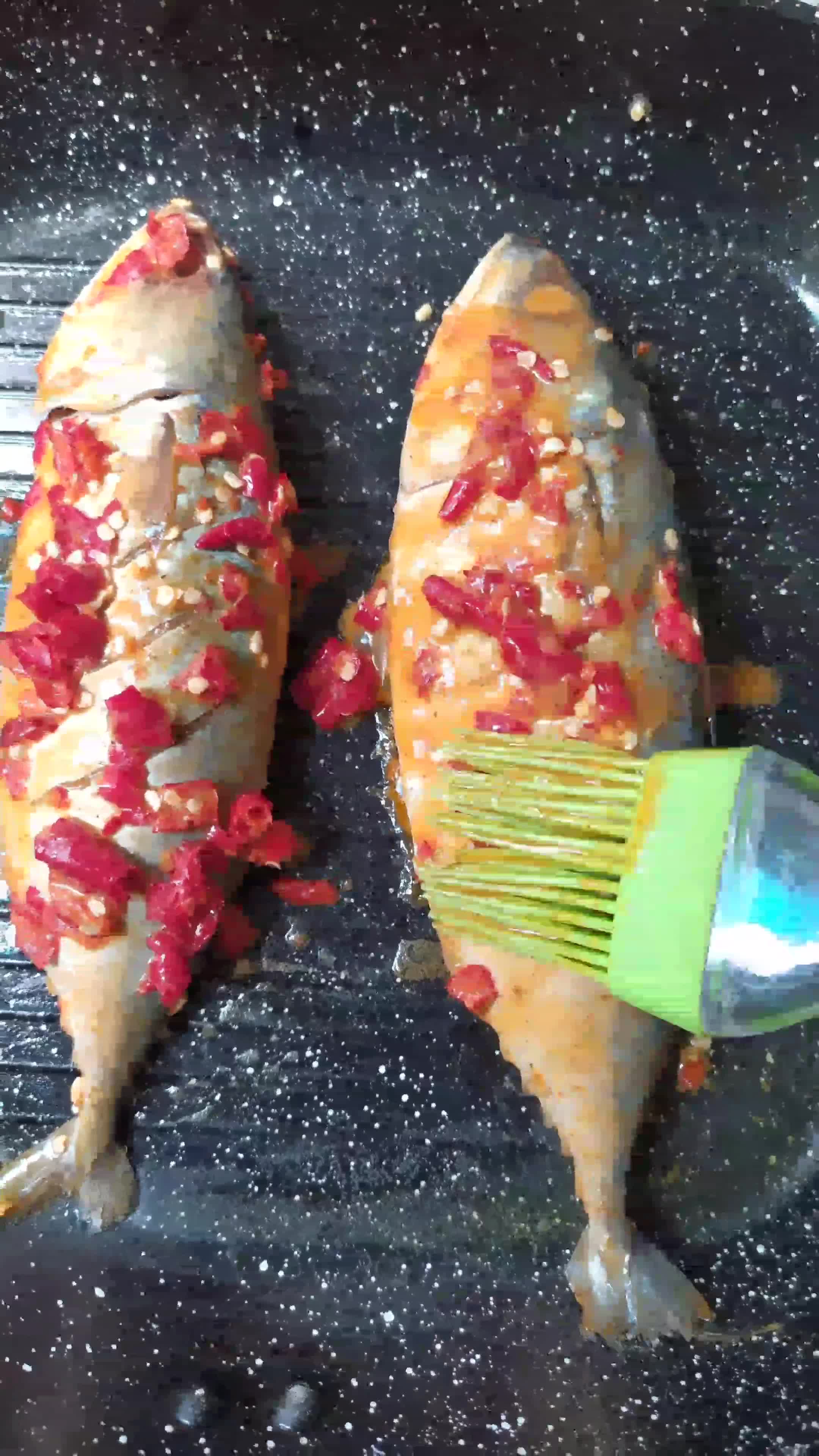 Foto langkah ke 2 dari resep Ikan Bakar Kembung Padang Simpel.