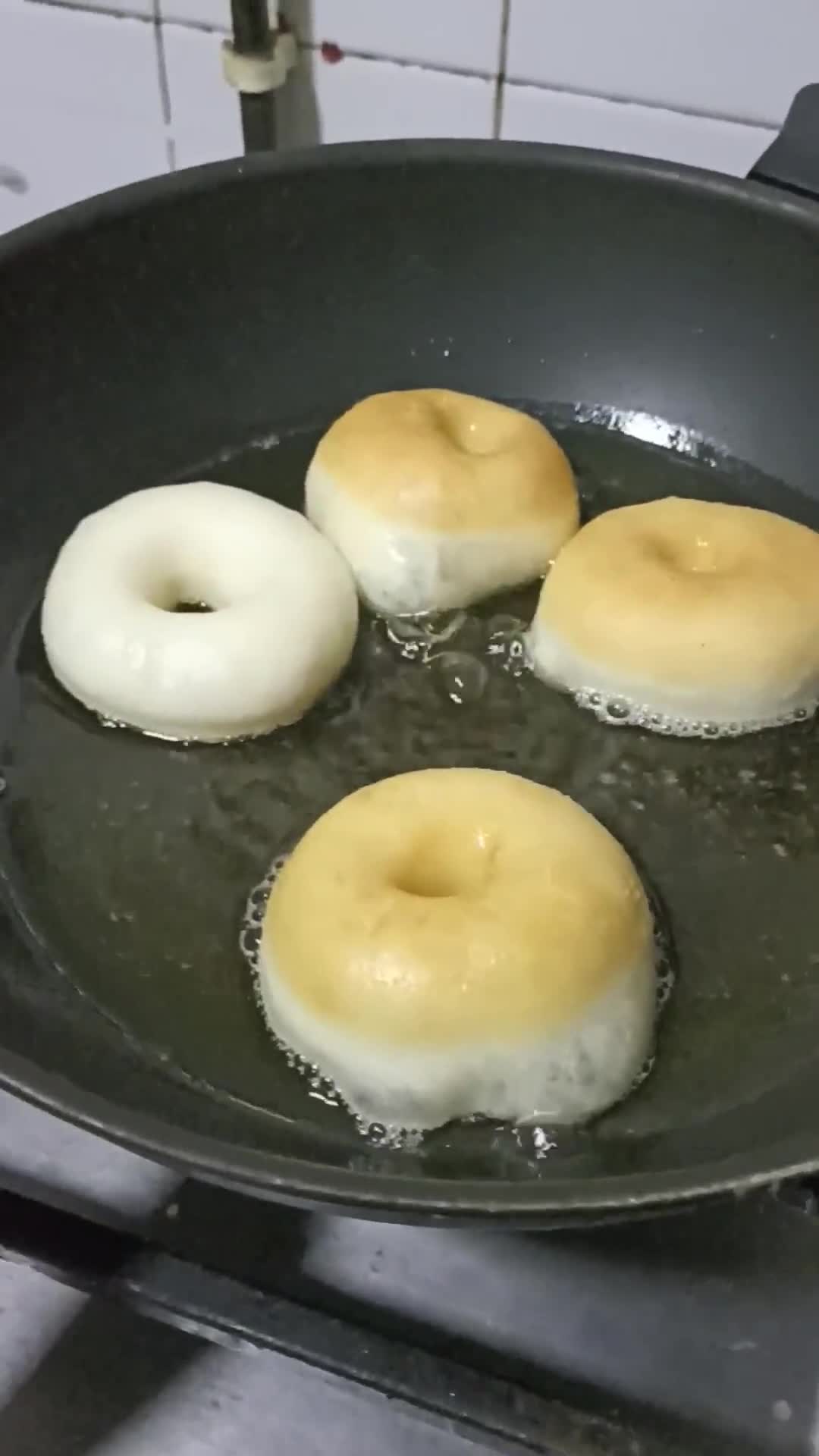 Foto langkah ke 6 dari resep Donut tanpa telur ekonomis.
