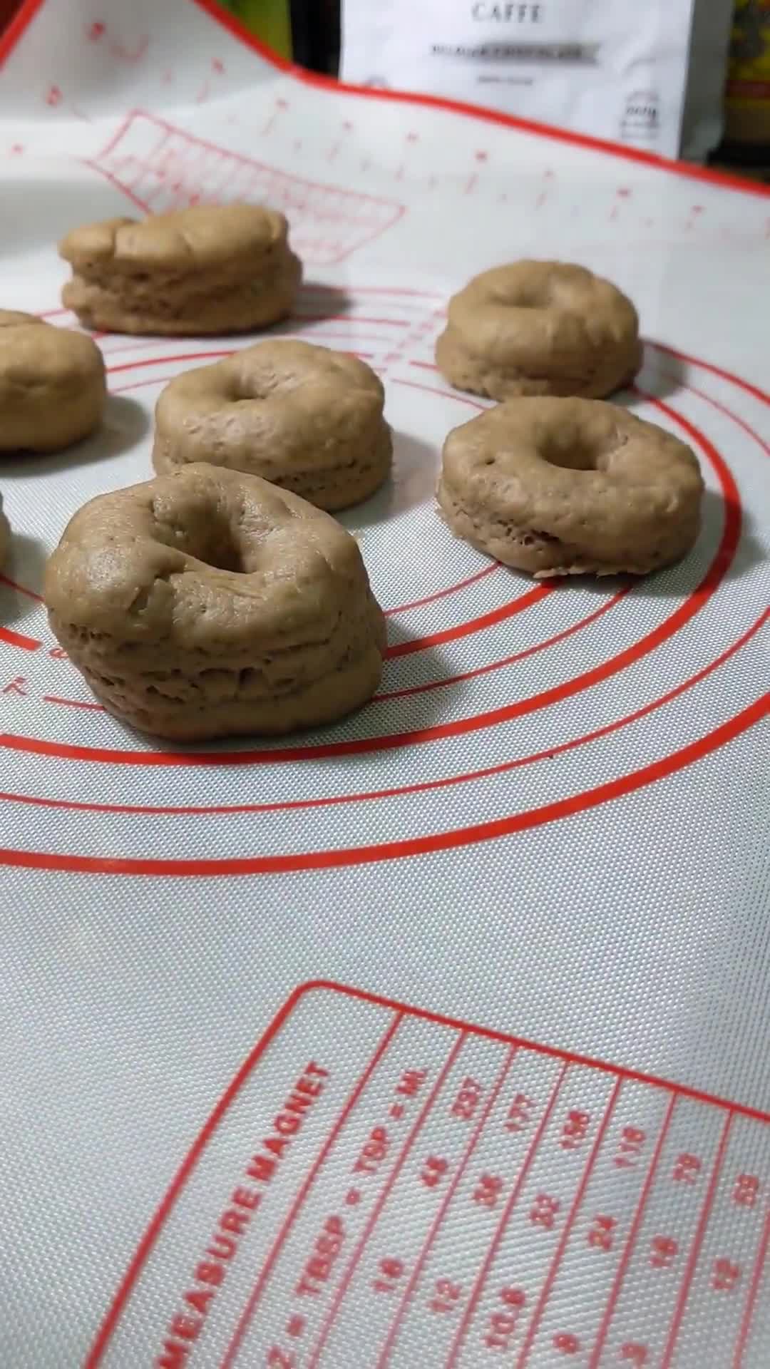 Gambar langkah 3 resipi Donut Nogula chocolate.
