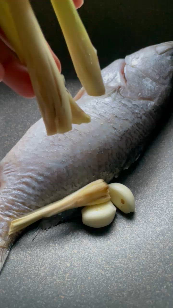 Gambar langkah 3 resipi Sea Bass | No Oil No Butter By Rabeya Khatun.