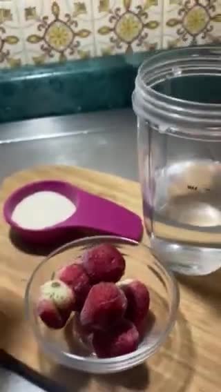 Foto del paso 2 de la receta: Agua fresca de Fresa 🍓