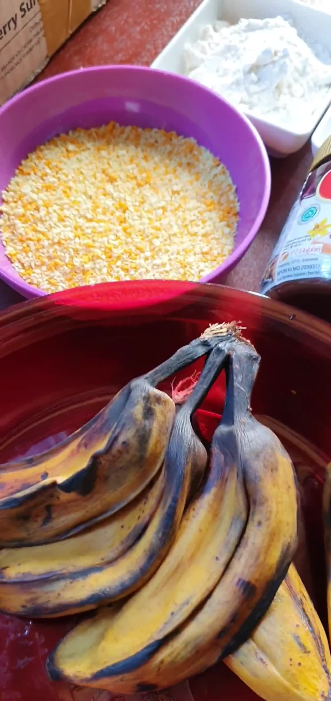 Foto langkah ke 1 dari resep Bola Bola Pisang Coklat.