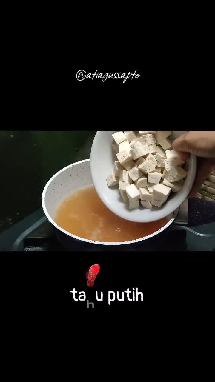 Foto langkah ke 3 dari resep Soup Tahu daun kelor (590).