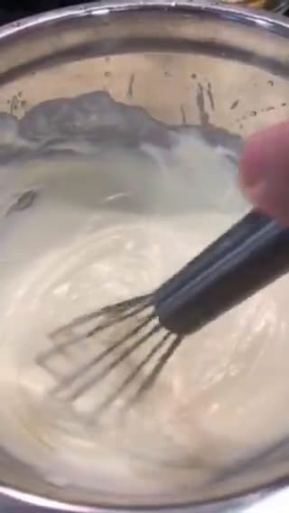 Foto del paso 3 de la receta: Postre en vasitos de piña al brandy