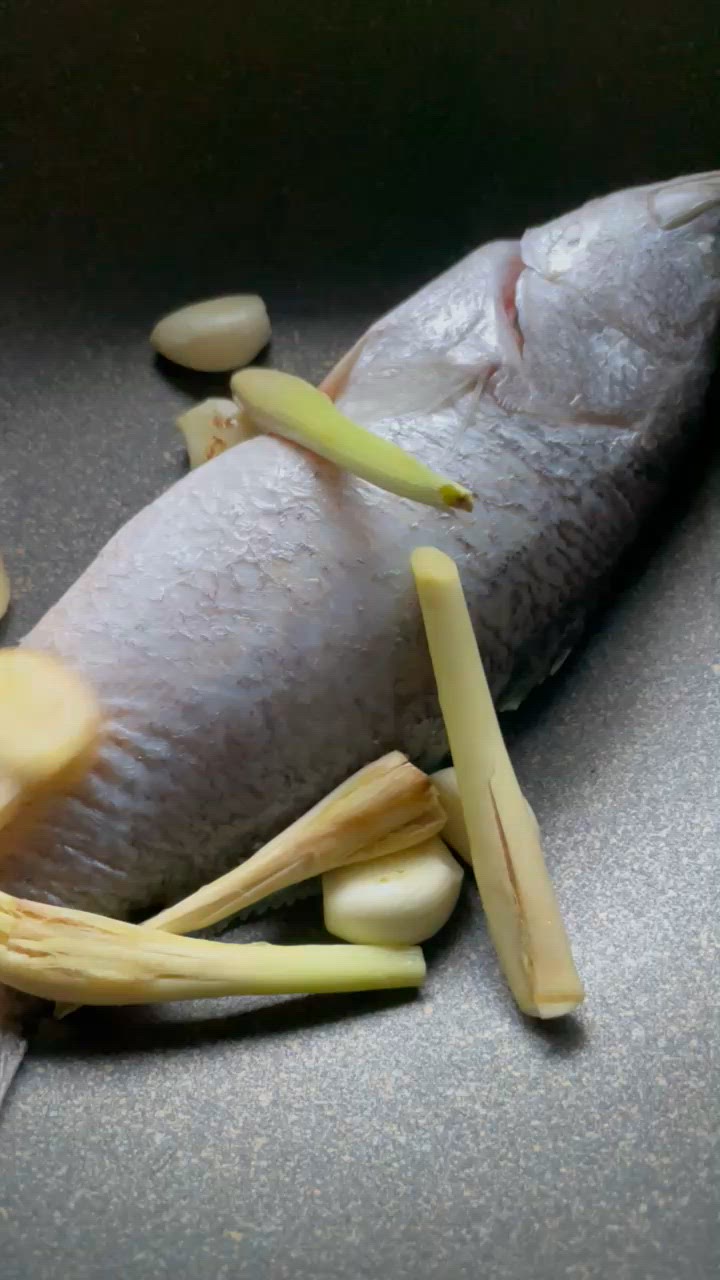 Gambar langkah 3 resipi Sea Bass | No Oil No Butter By Rabeya Khatun.