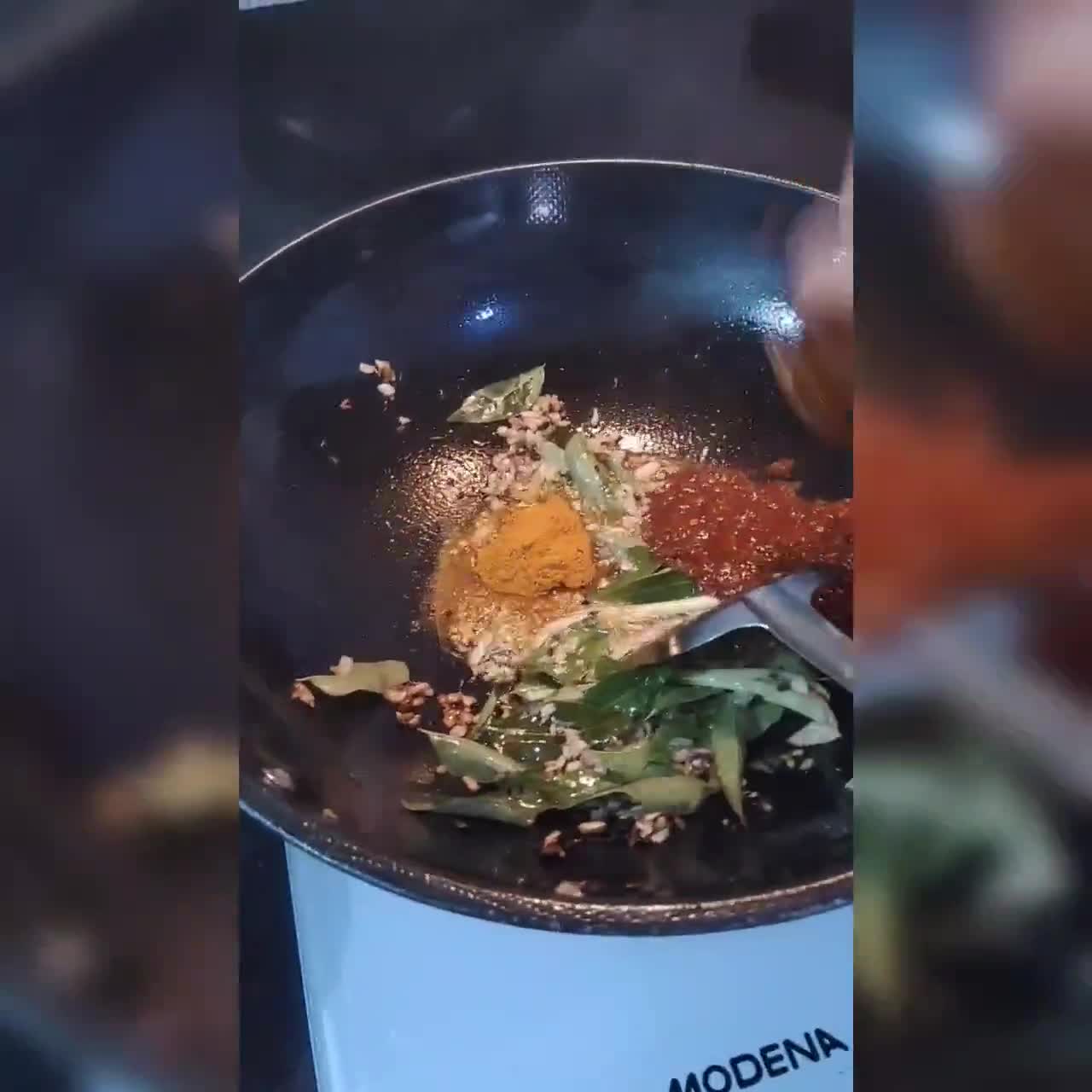 Foto langkah ke 3 dari resep Kari Ayam Malaysia.