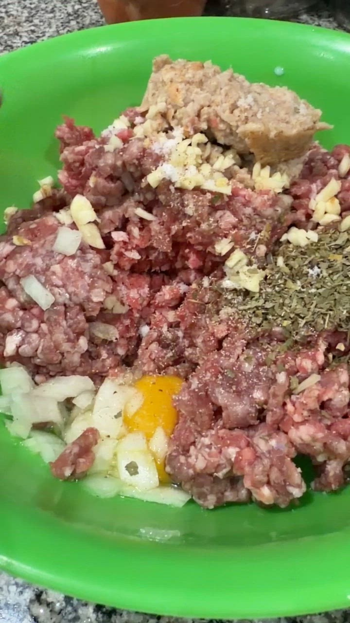 Foto del paso 1 de la receta: 🧆🇸🇪 Köttbullar (Albóndigas Suecas)