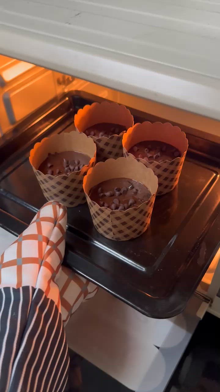Foto langkah ke 6 dari resep Choco Muffin.