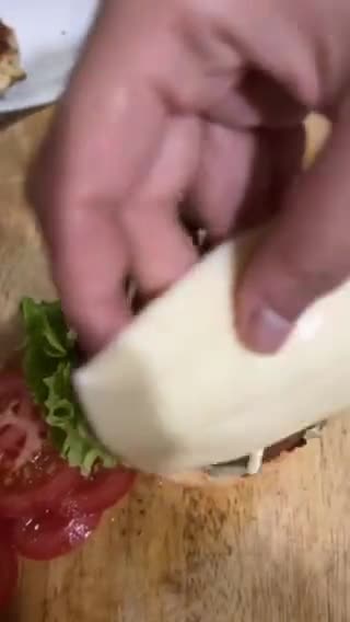 Gambar langkah 6 resipi Burger Ayam Krispi.