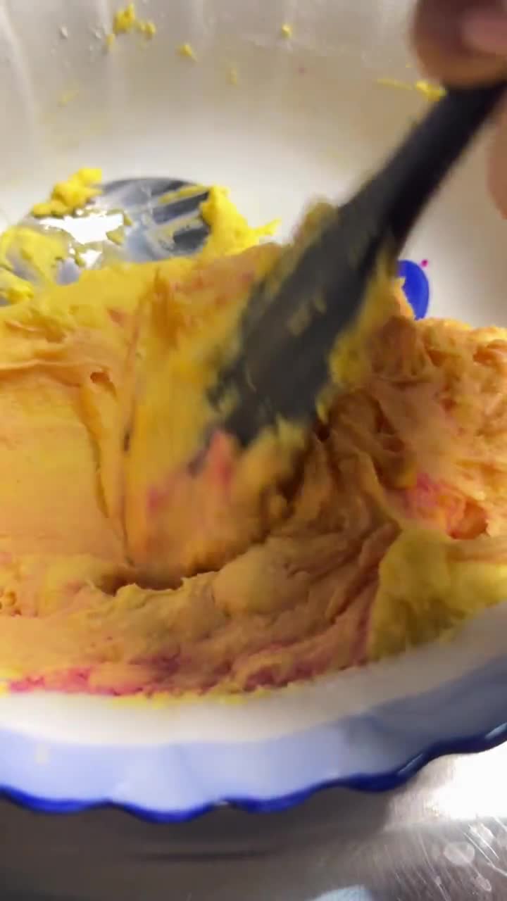 Foto langkah ke 1 dari resep Onde-Onde Manis Telur Asin Buah Naga.