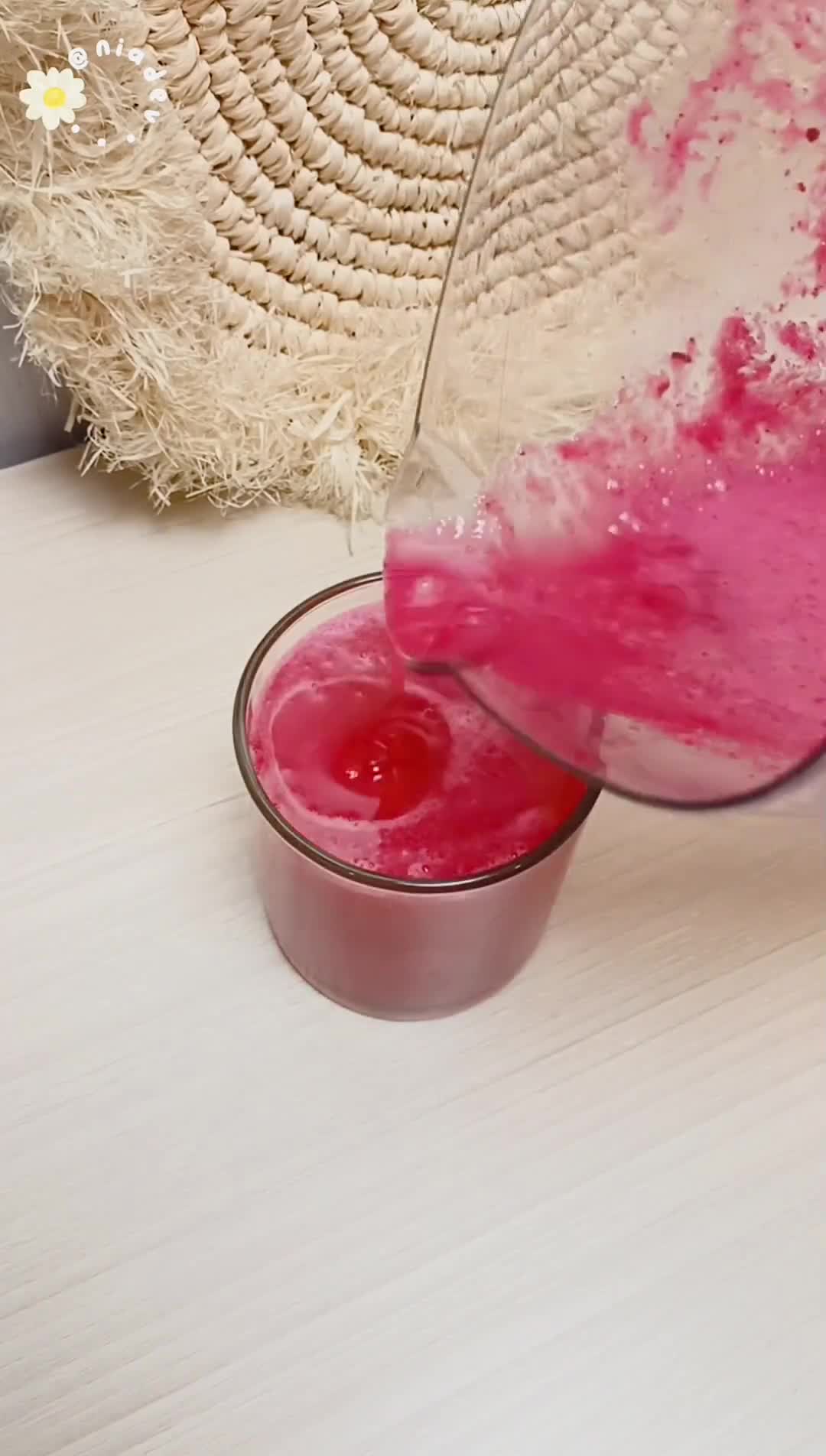 Foto langkah ke 3 dari resep Jus bit merah.