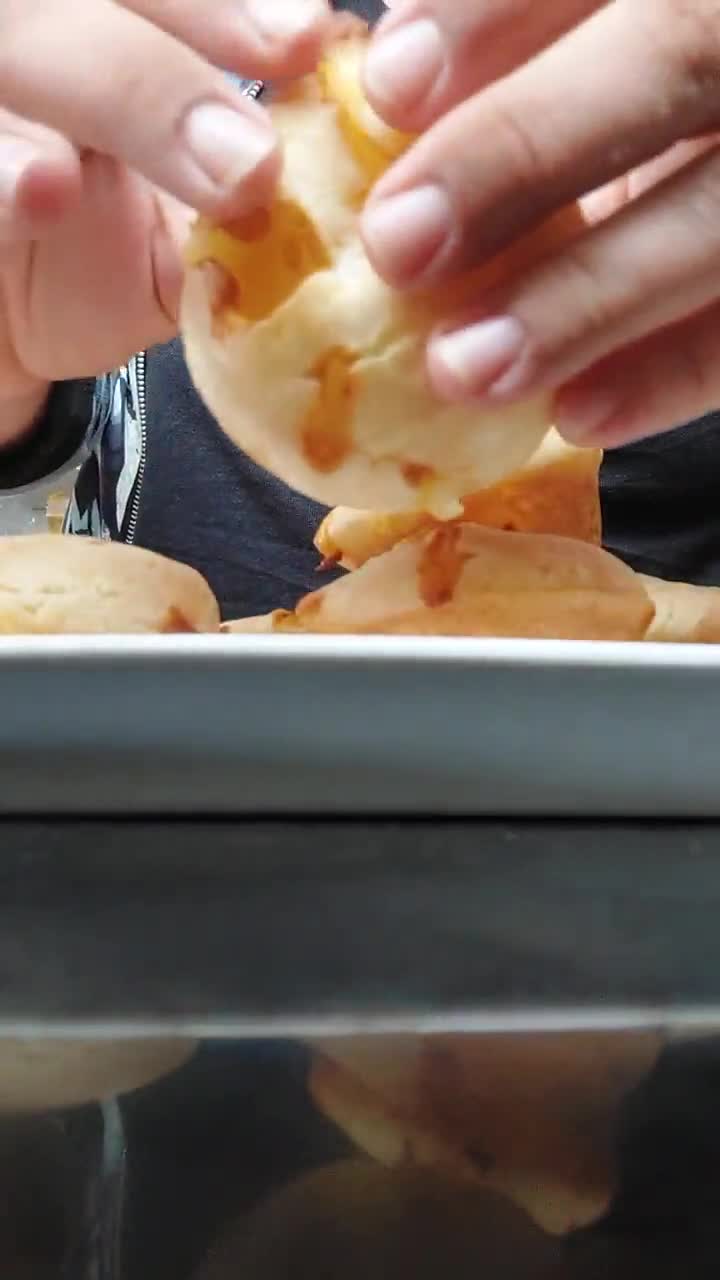 Foto del paso 2 de la receta: Pao de queijo (pan de queso 🧀)