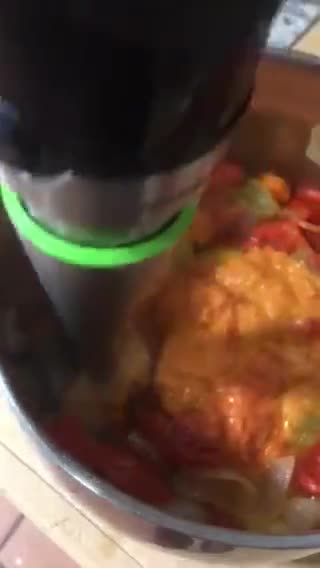 Foto del paso 7 de la receta: Muslos de pollo en salsa a la criolla