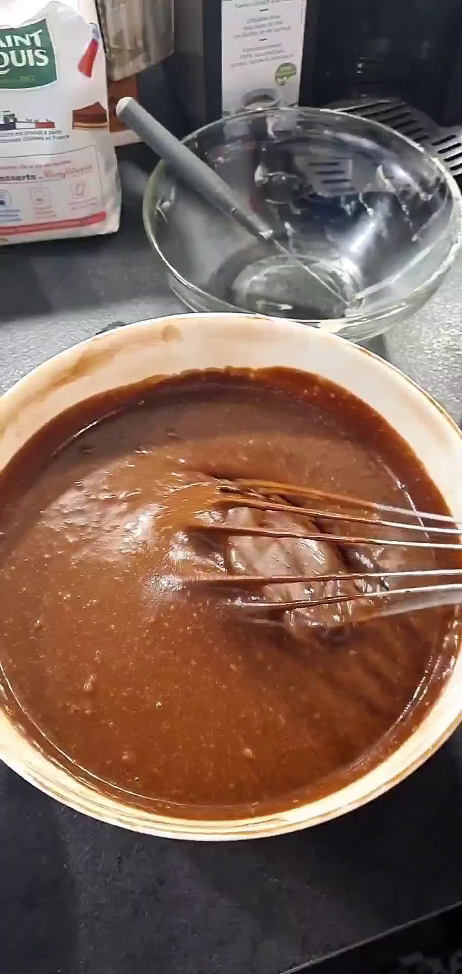 Une image de l'étape 5 de Moelleux au chocolat 🍫.