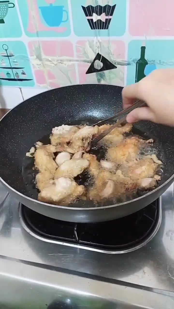 Foto langkah ke 4 dari resep Ayam Goreng Bawang Putih.