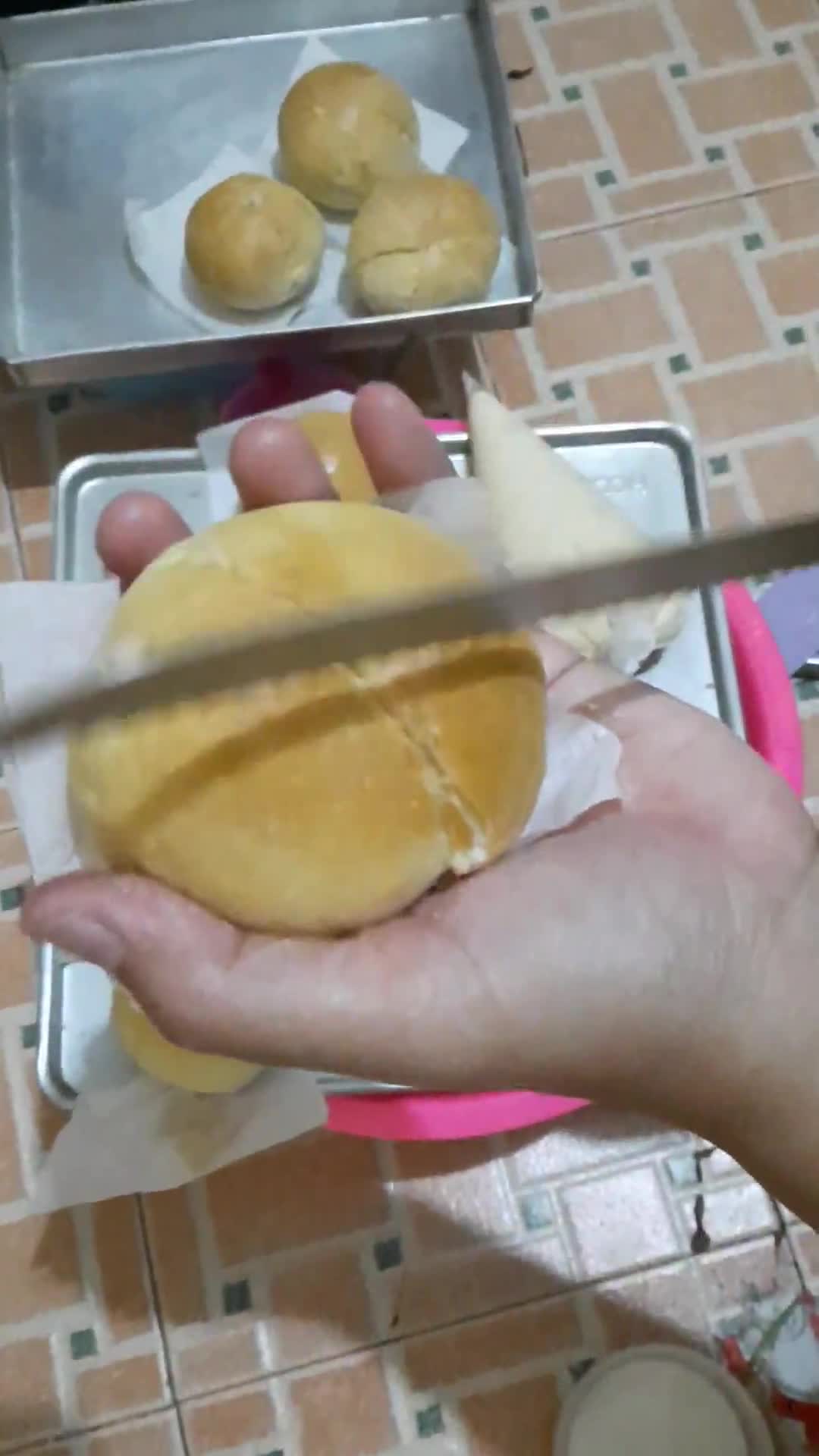 Foto langkah ke 6 dari resep Garlic cheese bread.