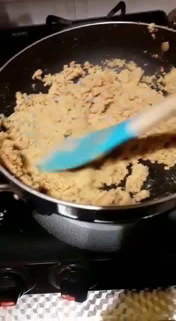 मूंग की दाल का हलवा(moong ki daal ka halwa recipe in hindi) रेसिपी चरण 5 फोटो