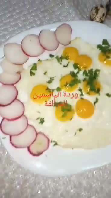 صورة لخطوة 4 من وصفة بيض السمان في المقلة