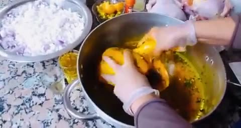 صورة لخطوة 2 من وصفة الدجاج محمر