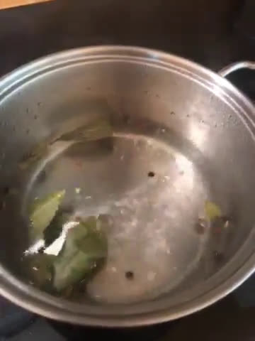 Savanyított lilahagyma (hamburgerbe) recept fázis 1 fotója