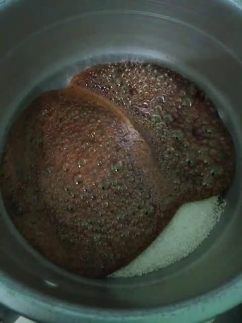 Foto langkah ke 1 dari resep Bolu Sarang Semut Mini (2 telur).