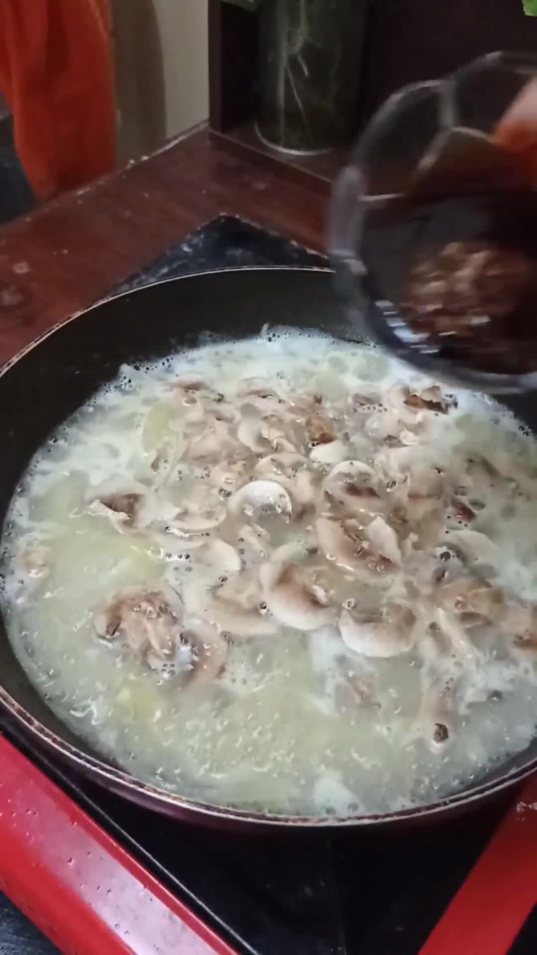 Foto langkah ke 4 dari resep Crispy Chicken Steak with Mushroom sauce.