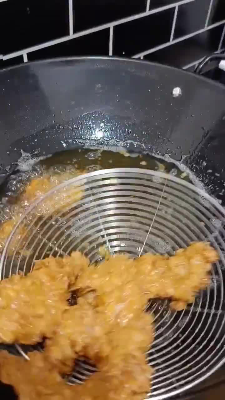 Gambar langkah 4 resipi Ayam Goreng Cornflakes Crispy.
