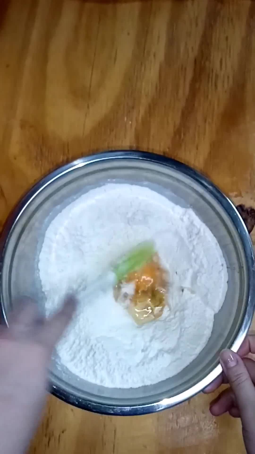 Foto del paso 4 de la receta: Torta 80 golpes con harina leudante