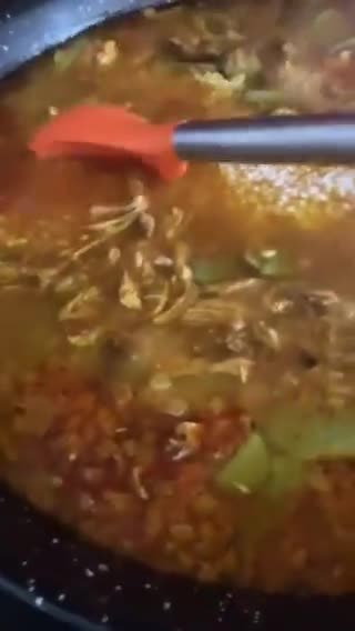 Foto del paso 17 de la receta: Arroz en paella 🥘 o sartén, con paletilla de cordero